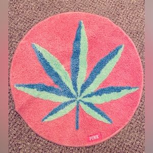 PINK Victoria’s Secret Coco Chill Bath Mat • perfect condition